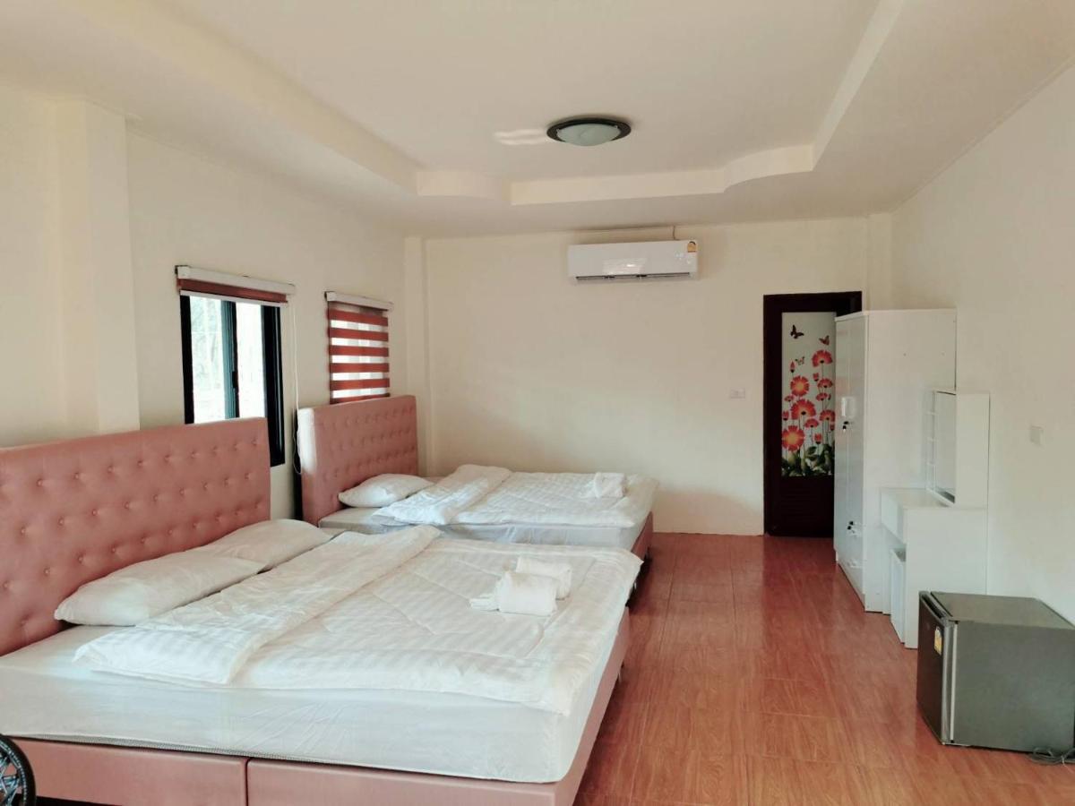 Home Garden Chaeson บ้านสวน ชวนฝัน ラムパーン エクステリア 写真