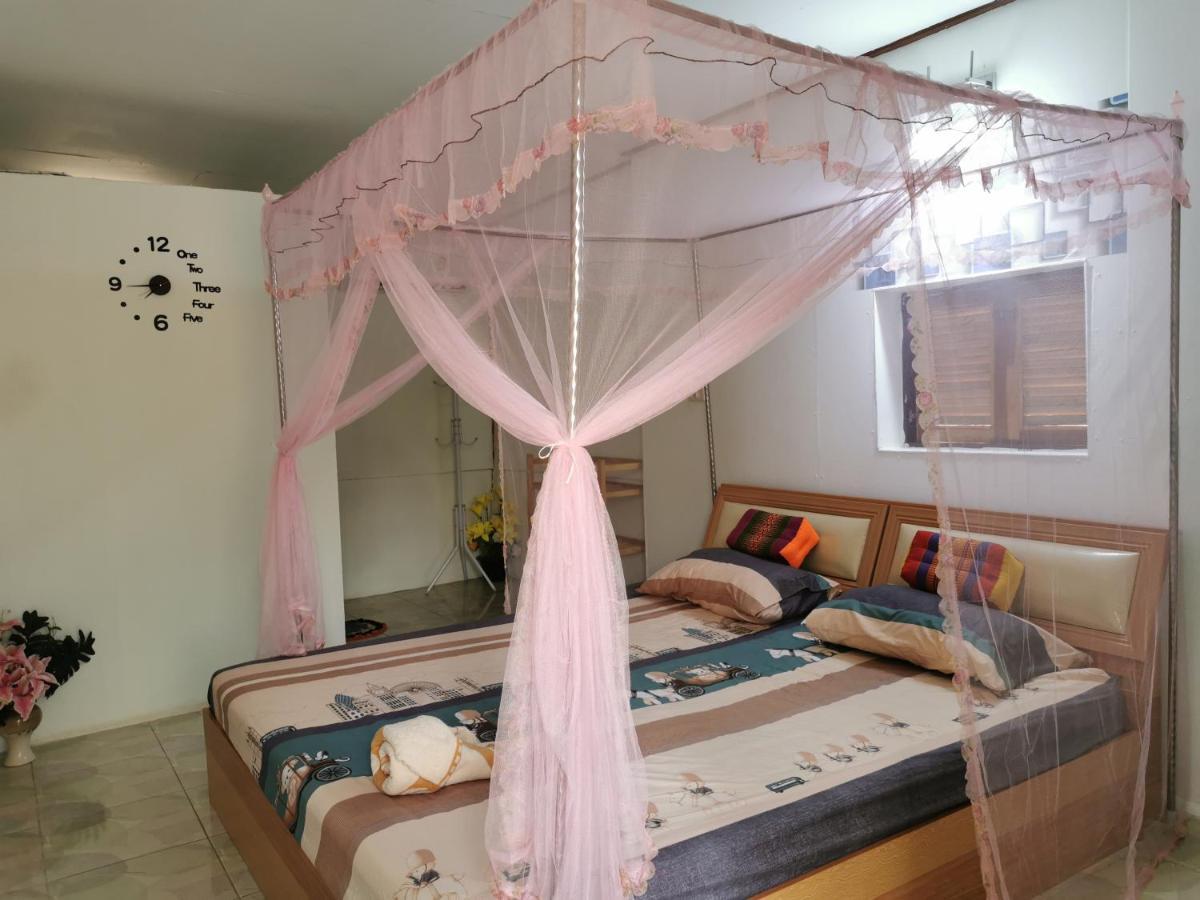 Home Garden Chaeson บ้านสวน ชวนฝัน ラムパーン エクステリア 写真