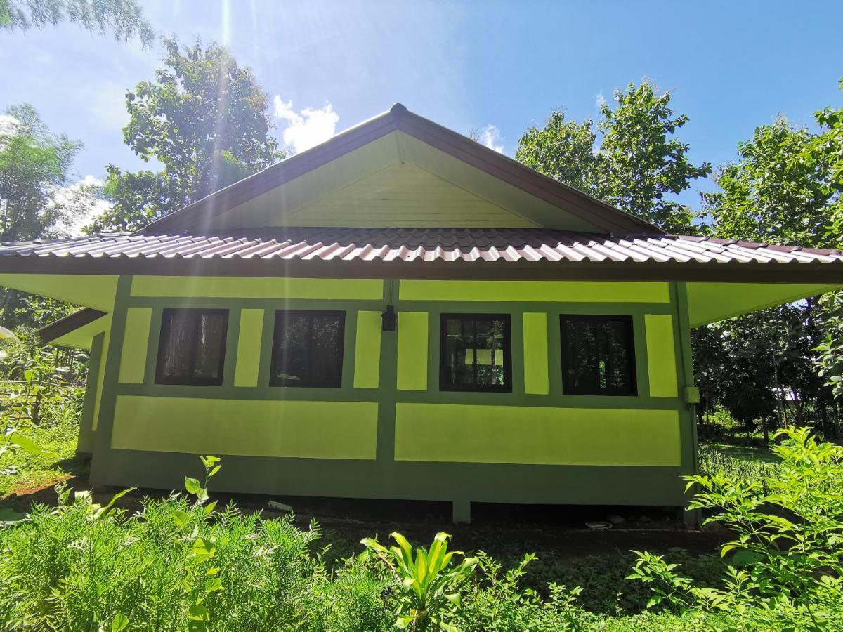 Home Garden Chaeson บ้านสวน ชวนฝัน ラムパーン エクステリア 写真