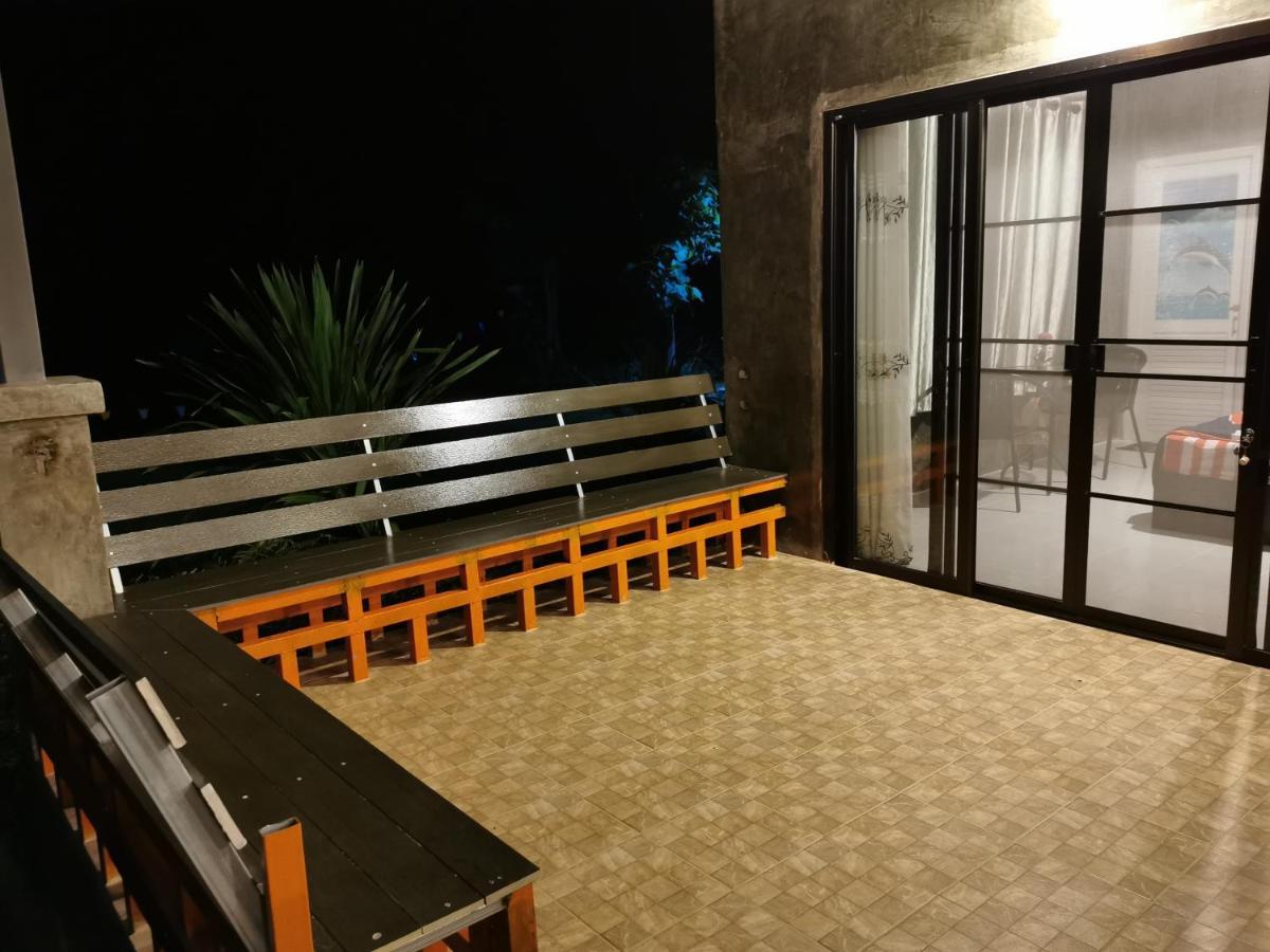 Home Garden Chaeson บ้านสวน ชวนฝัน ラムパーン エクステリア 写真