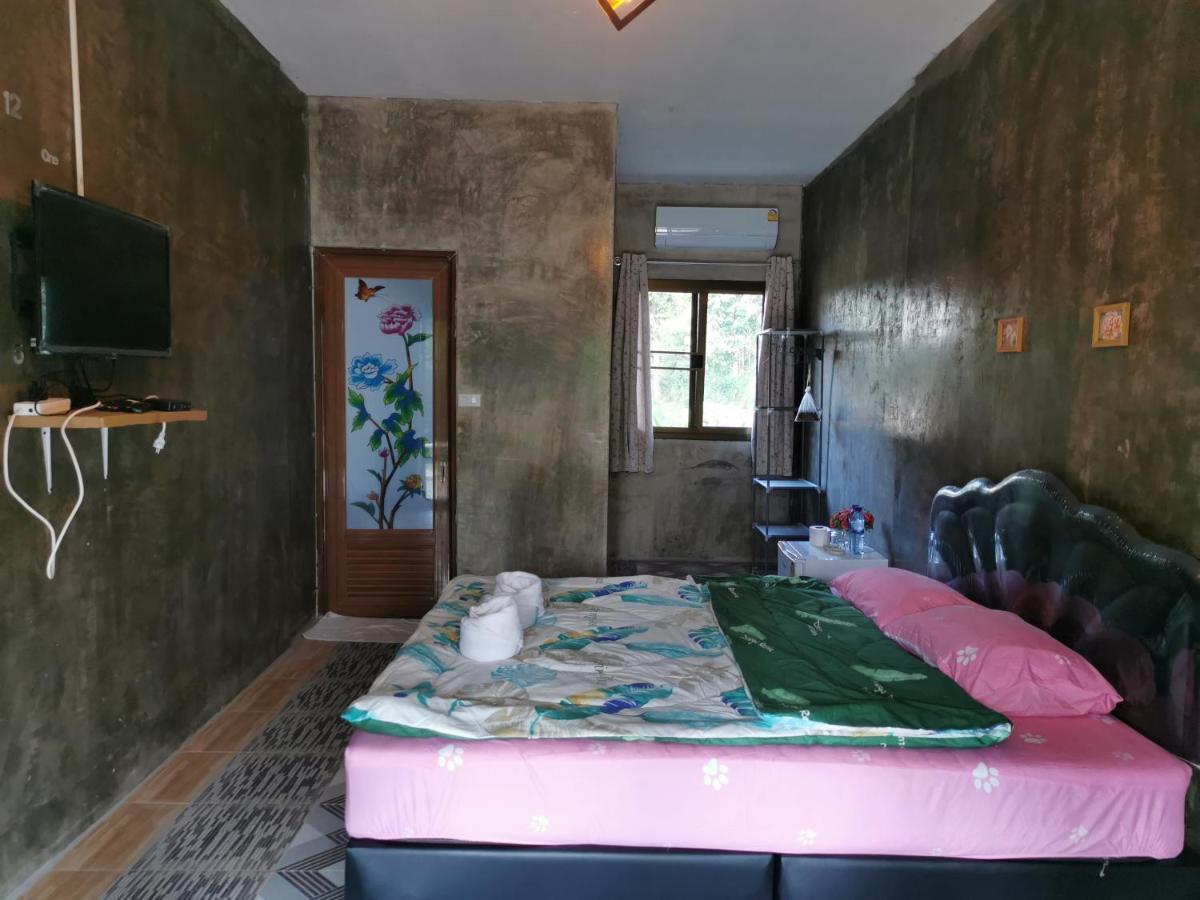 Home Garden Chaeson บ้านสวน ชวนฝัน ラムパーン エクステリア 写真