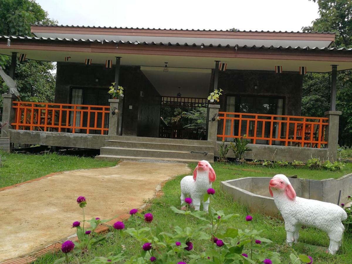 Home Garden Chaeson บ้านสวน ชวนฝัน ラムパーン エクステリア 写真